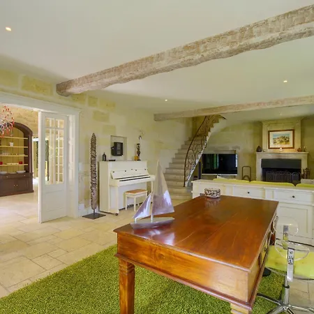 Holiday home La Demeure - Incroyable Maison En Bord De Dordogne Saint-Loubes
